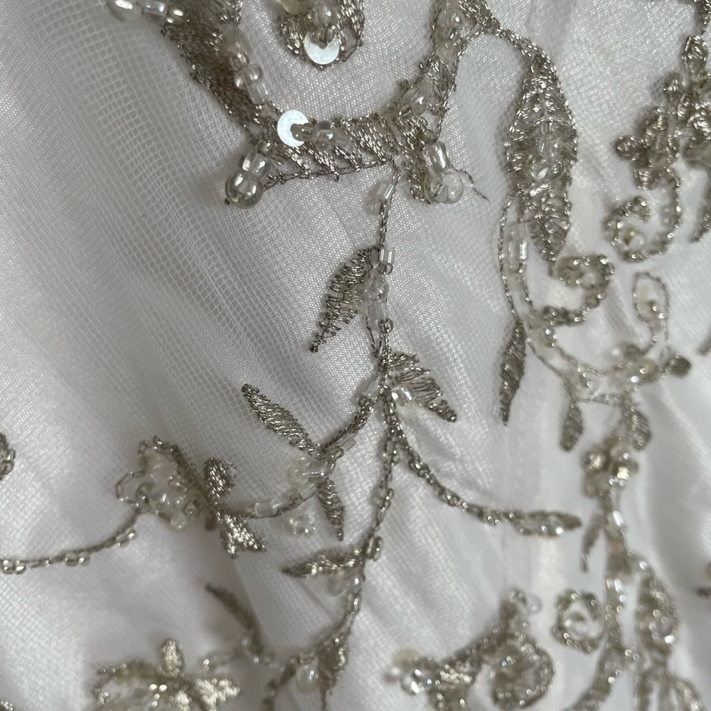 Mori Lee Wedding dress. Color white. Size 16. - Picture 7 of 11